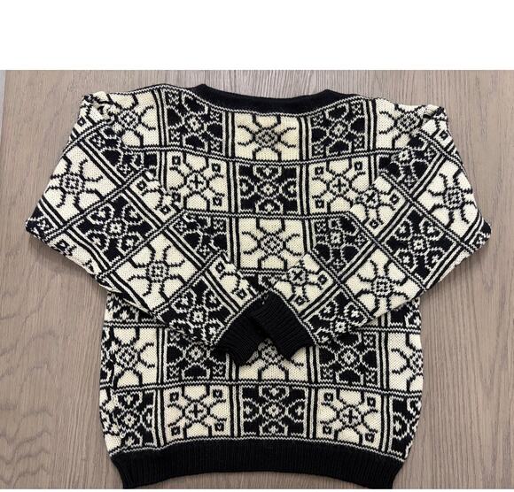 Gjendin Sweaters - Gjendin Norwegian Hand Knit Pure Wool Sweater Black White Medium